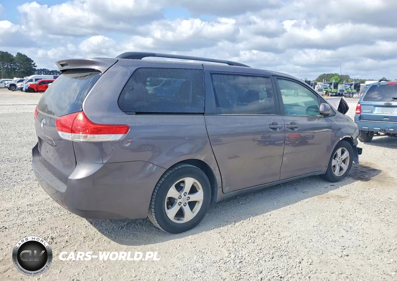 2012 Toyota Sienna Le 8-Passenger VIN:5TDKK3DC7CS261006 - 3