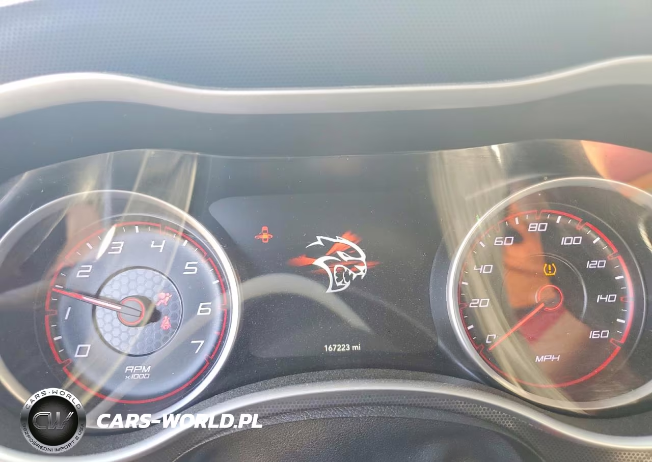 2018 Dodge Charger R VIN:2C3CDXCT8JH122686 - 9