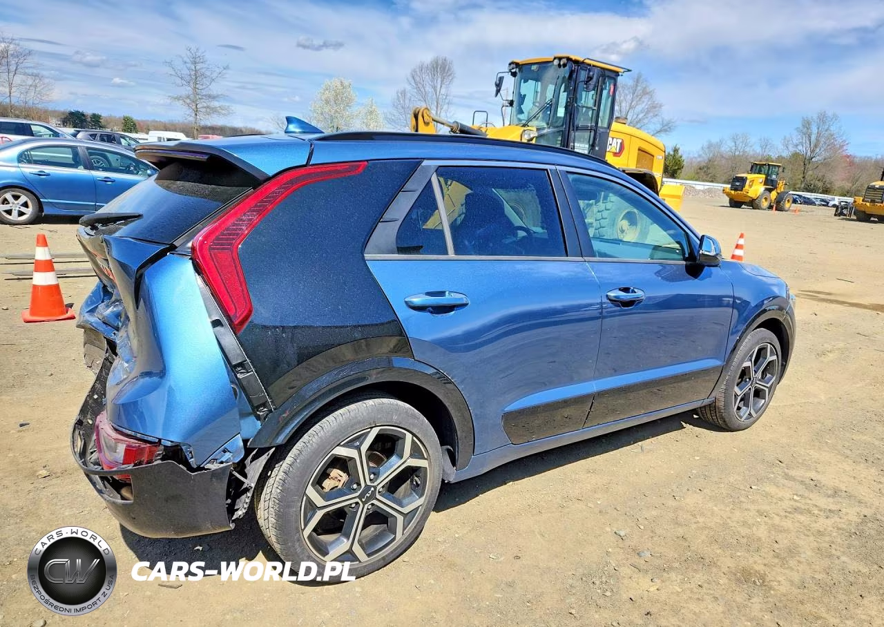 2023 Kia Niro Plug-In Hybrid Sx Touring VIN:KNDCR3LF2P5043224 - 3