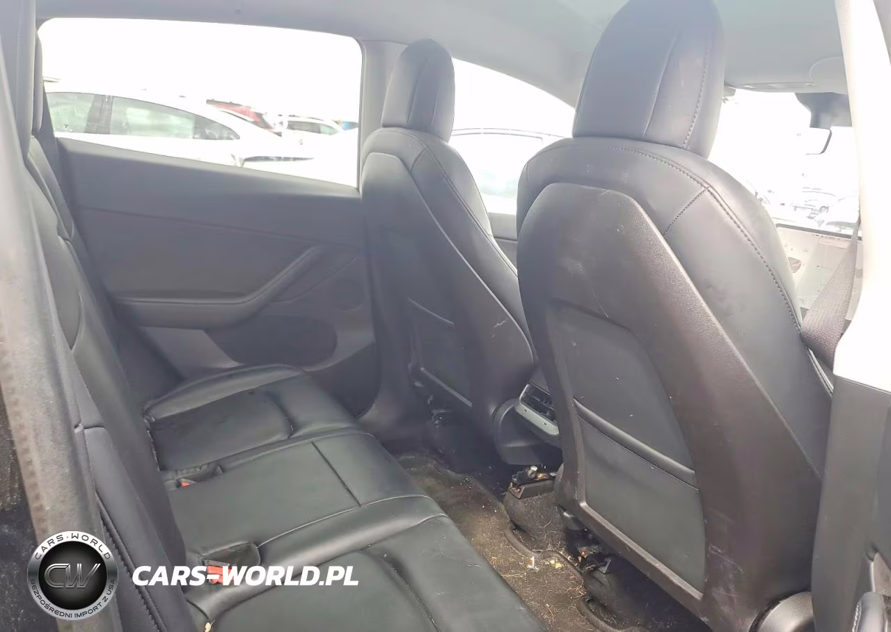 2020 Tesla Model Y VIN:5YJYGDEE0LF035198 - 10