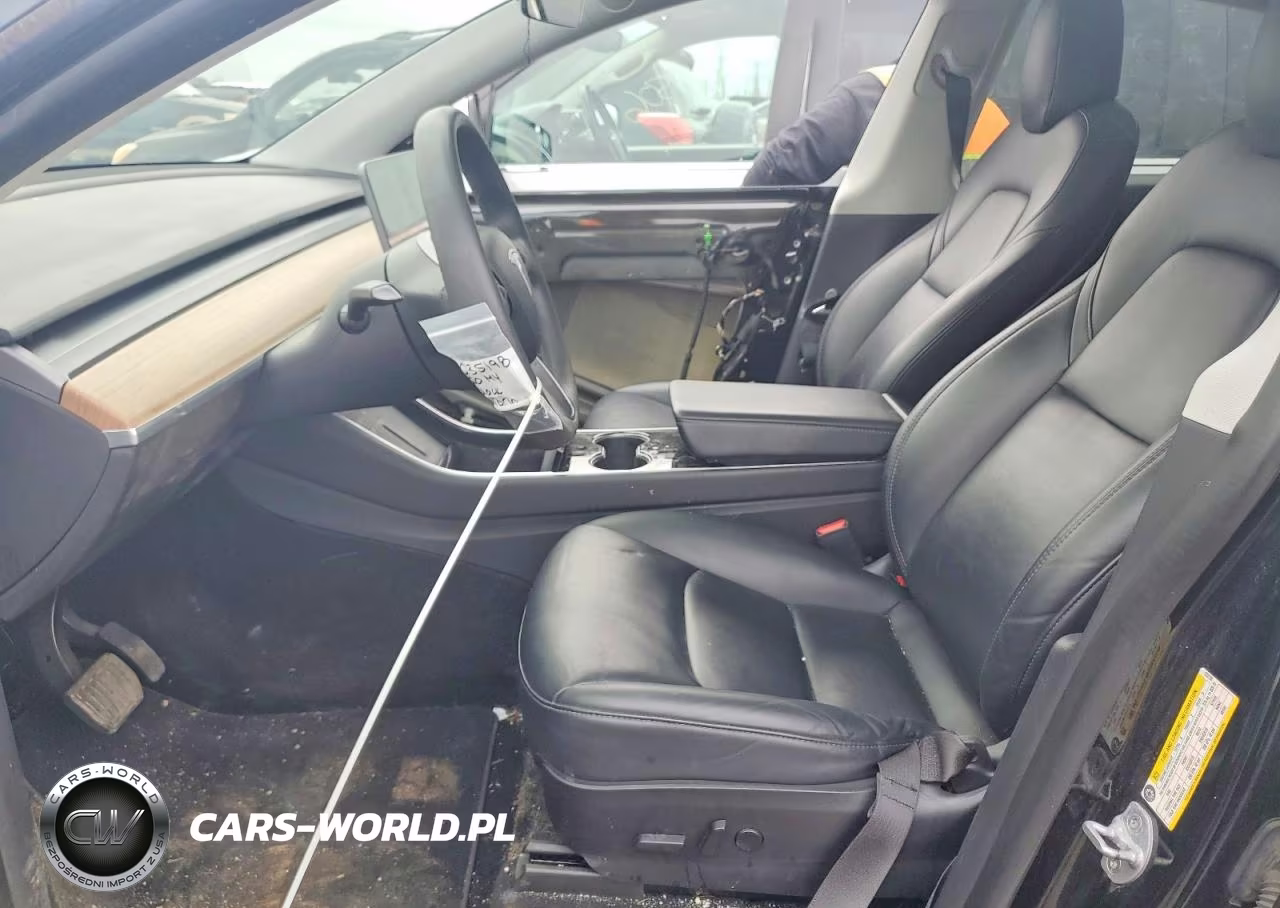 2020 Tesla Model Y VIN:5YJYGDEE0LF035198 - 7