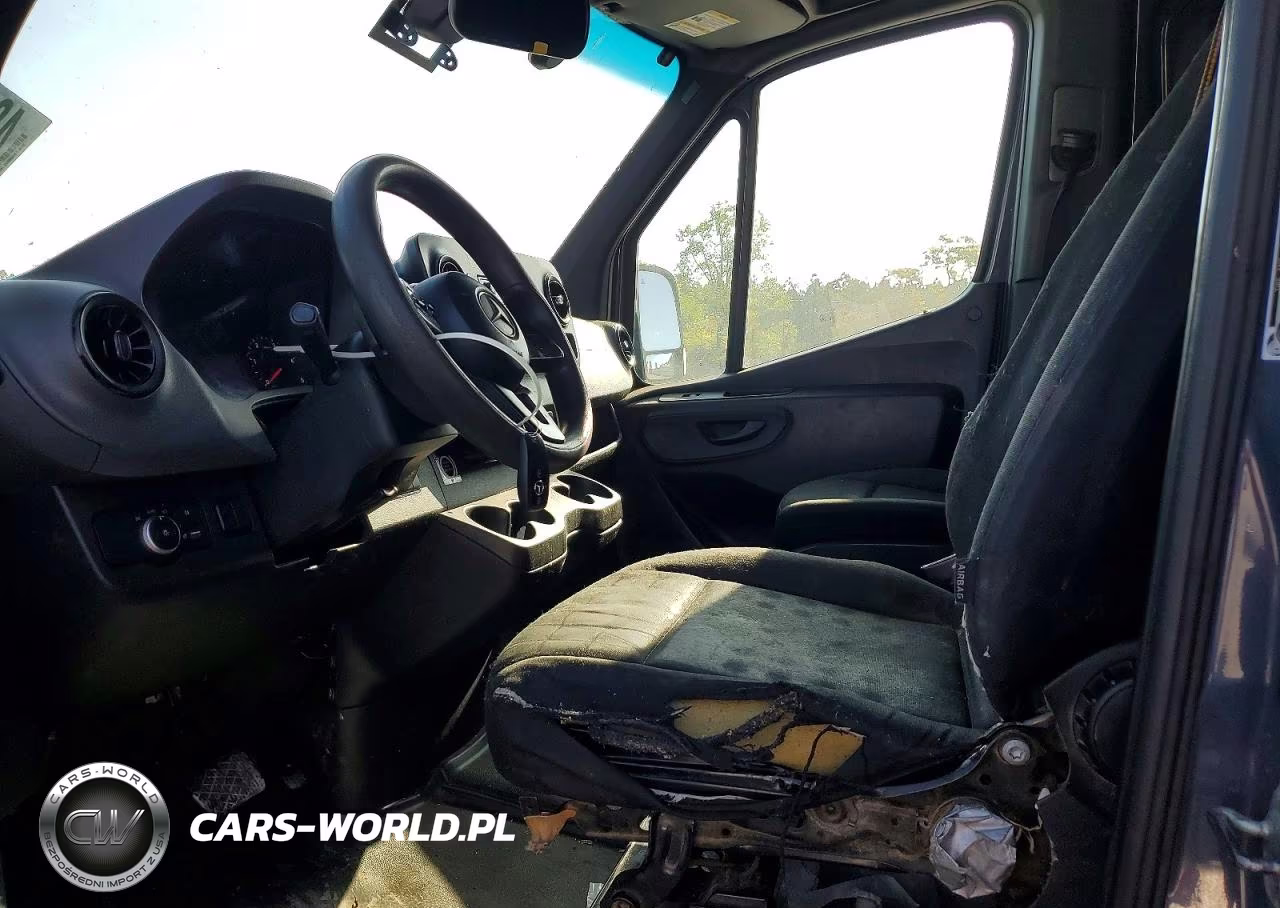 2019 Mercedes Benz Sprinter 2500 Delivery Van VIN:WD4PF1CD0KP133665 - 7