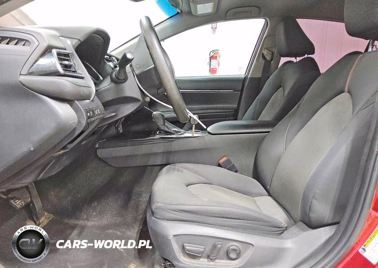 2019 Toyota Camry Le VIN:4T1B11HK7KU828930 - 7