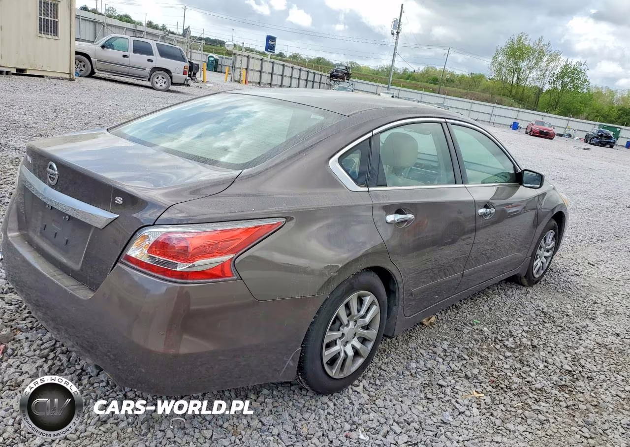 2015 Nissan Altima 2.5 S VIN:1N4AL3AP7FN365317 - 3