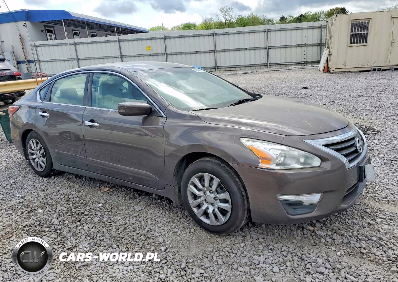 2015 Nissan Altima 2.5 S VIN:1N4AL3AP7FN365317 - 4