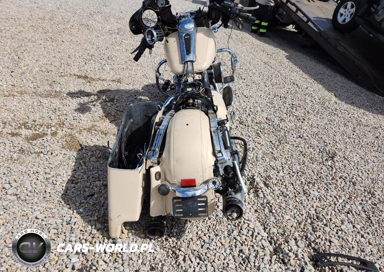 2014 Harley-Davidson Flhxs Street Glide Special VIN:1HD1KRM18EB708657 - 4