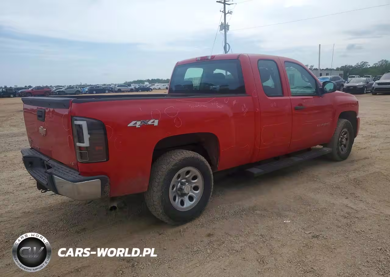 2011 Chevrolet Silverado K1500 VIN:1GCRKPEA7BZ143330 - 3