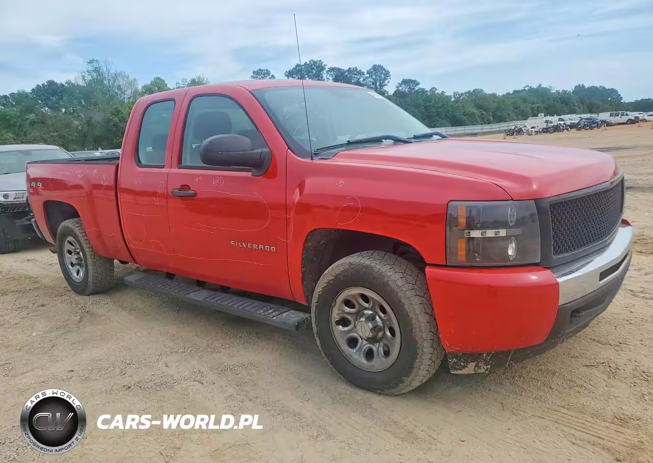 2011 Chevrolet Silverado K1500 VIN:1GCRKPEA7BZ143330 - 4
