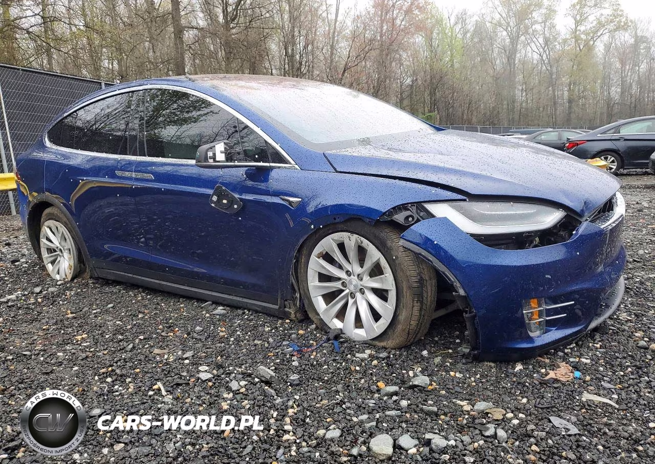2019 Tesla Model X VIN:5YJXCBE28KF198715 - 4