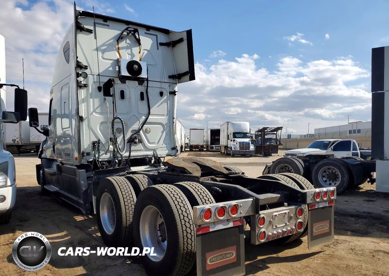 2017 Freightliner Cascadia 125 Semi Truck VIN:3AKJGLDR2HSHV7552 - 3
