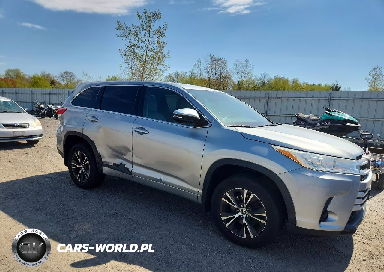 2017 Toyota Highlander Le VIN:5TDBZRFH3HS406511 - 4