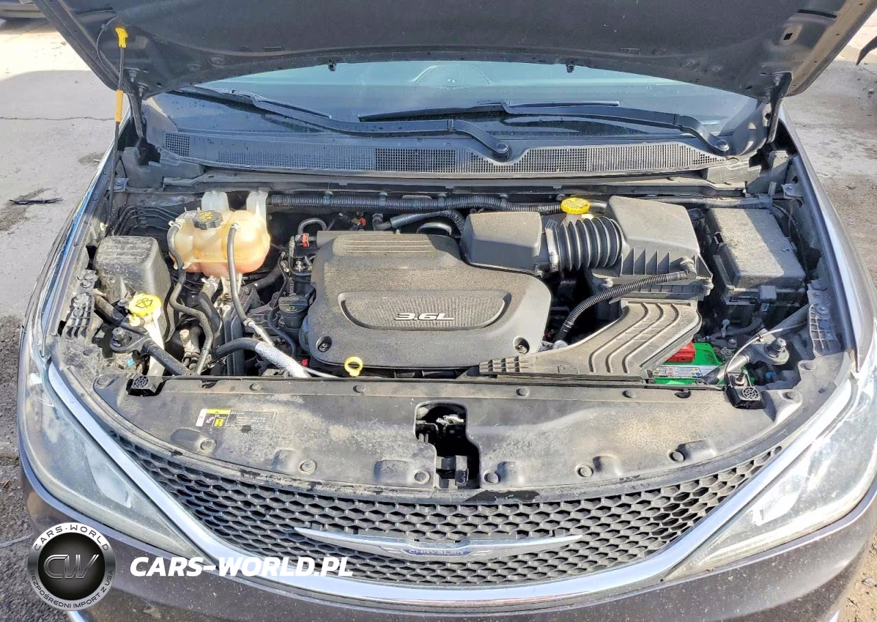 2018 Chrysler Pacifica Touring L VIN:2C4RC1BG4JR110605 - 12