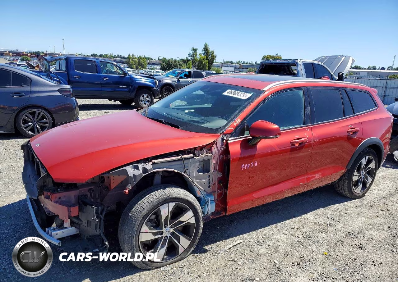 2021 Volvo V60 Cross Country T5 Momentum