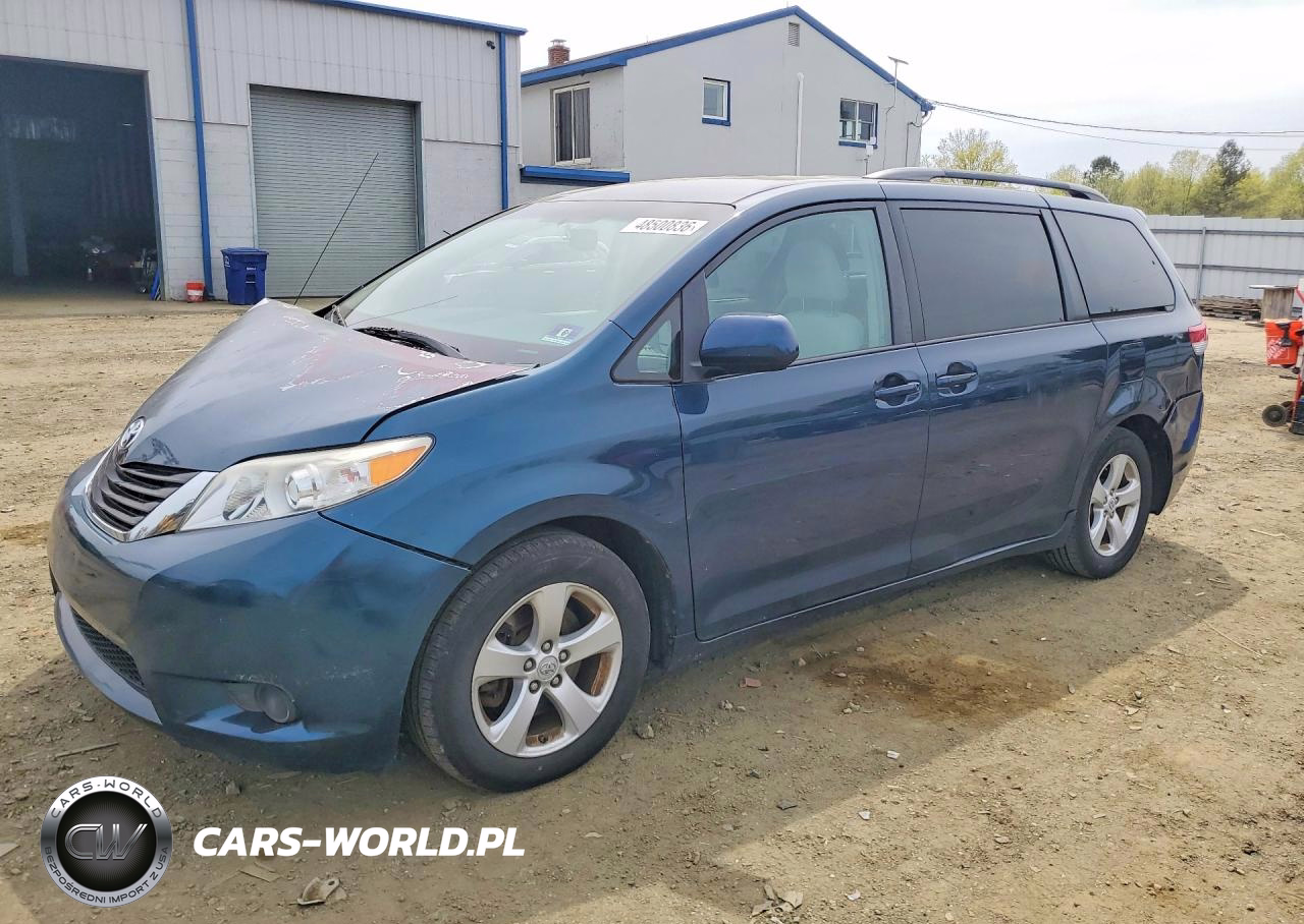 2012 Toyota Sienna Le 8-Passenger
