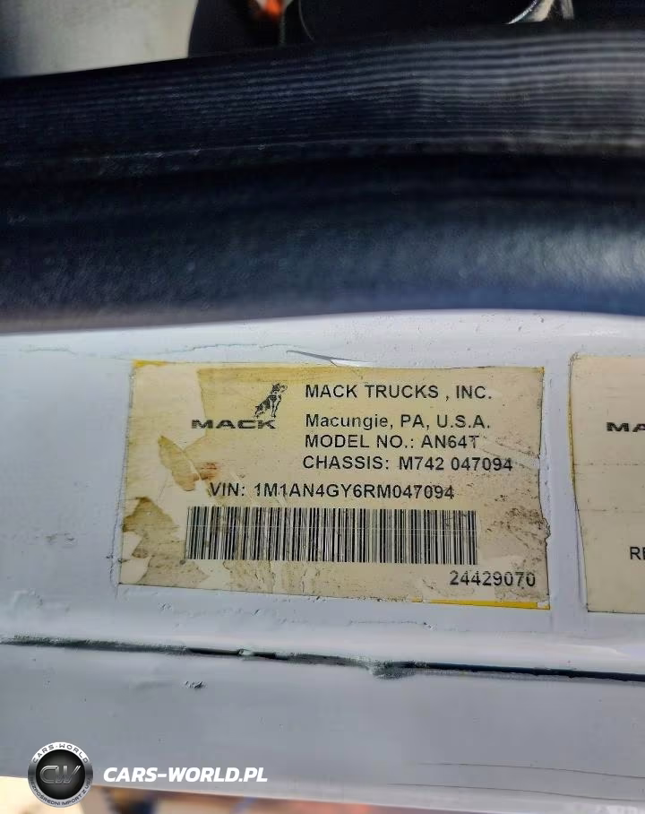 MACK ANTHEM VIN:1M1AN4GY6RM047094 - 10