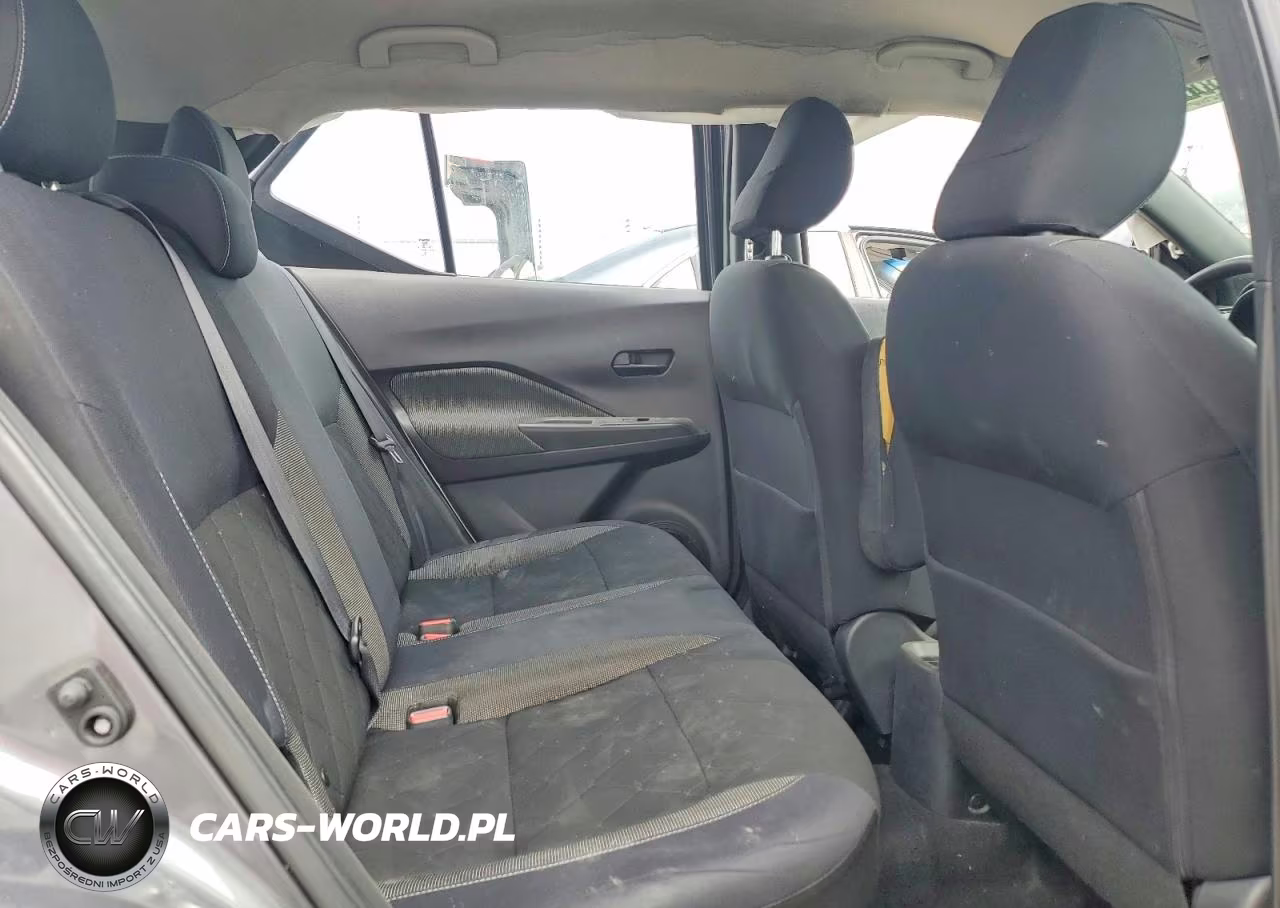 2018 Nissan Kicks S VIN:3N1CP5CU1JL521367 - 11