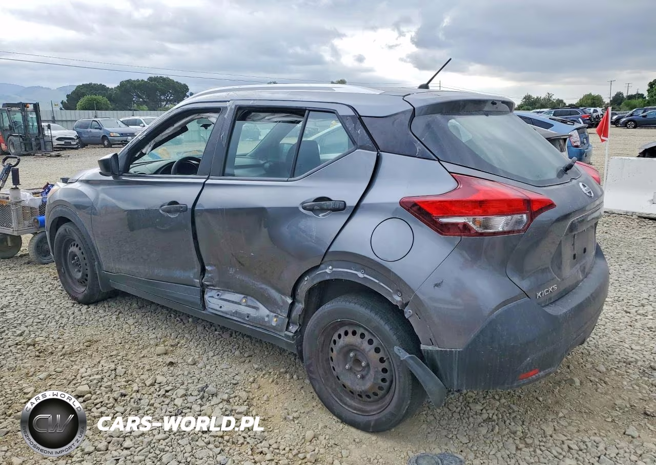 2018 Nissan Kicks S VIN:3N1CP5CU1JL521367 - 2