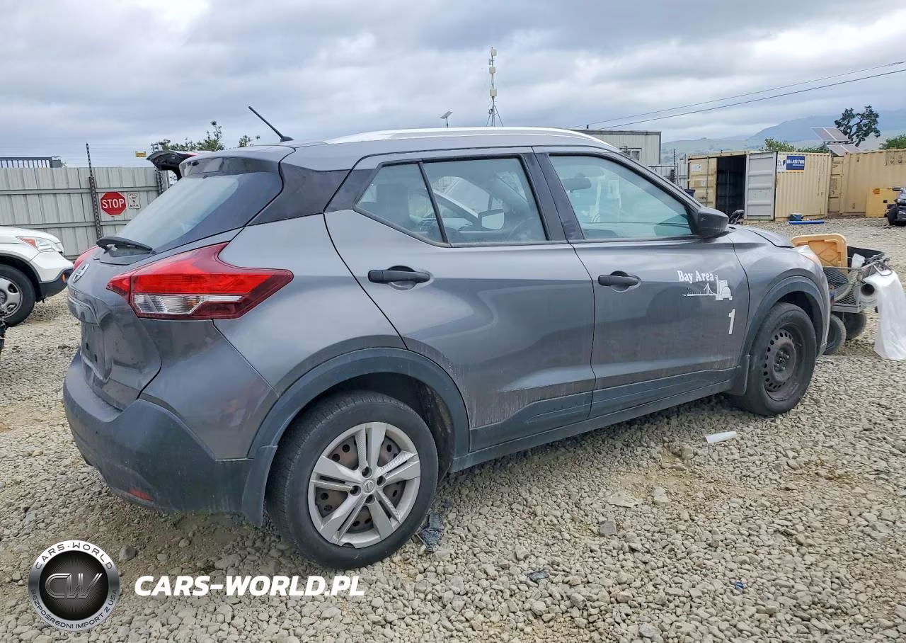 2018 Nissan Kicks S VIN:3N1CP5CU1JL521367 - 3