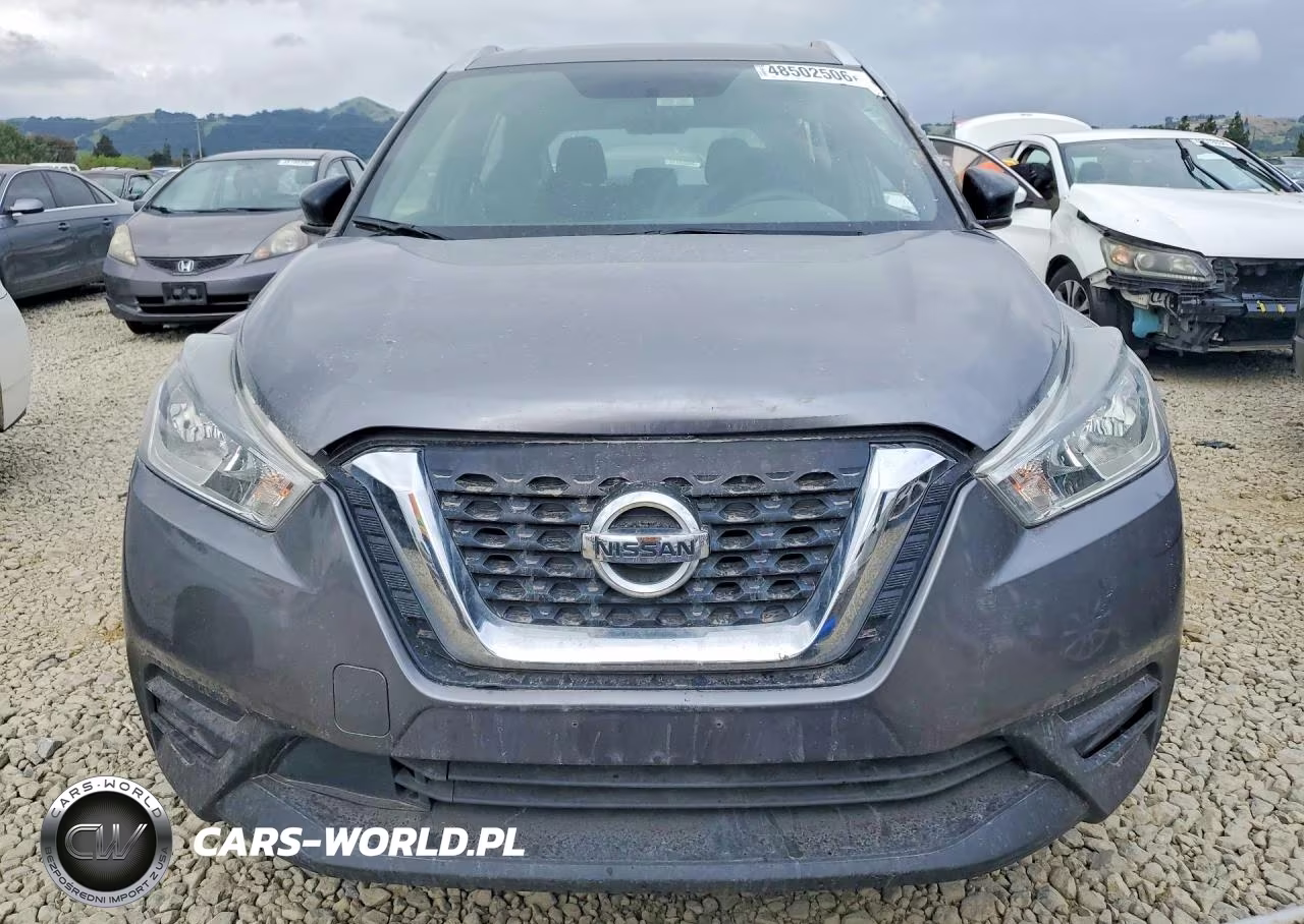 2018 Nissan Kicks S VIN:3N1CP5CU1JL521367 - 5
