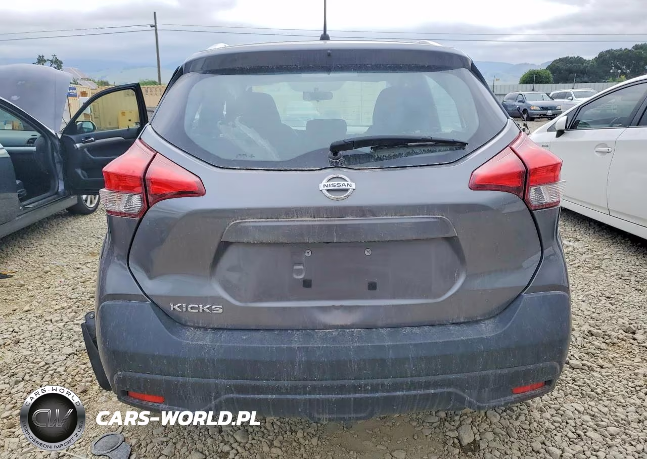 2018 Nissan Kicks S VIN:3N1CP5CU1JL521367 - 6