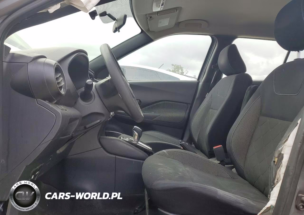 2018 Nissan Kicks S VIN:3N1CP5CU1JL521367 - 7