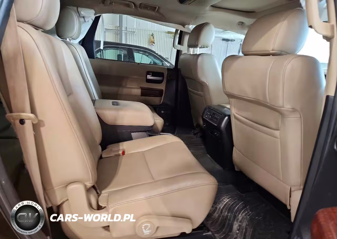 2016 Toyota Sequoia Platinum VIN:5TDDW5G11GS140626 - 11