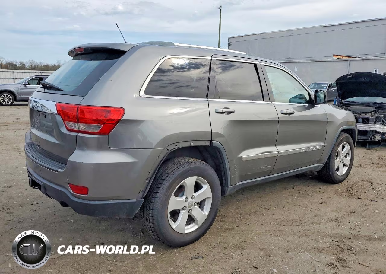 2011 Jeep Grand Cherokee Laredo VIN:1J4RR4GG1BC734827 - 3