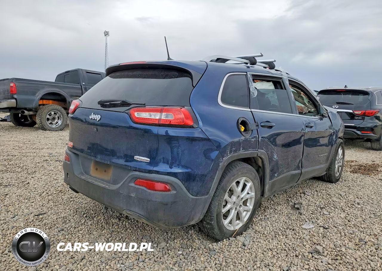 2018 Jeep Cherokee Latitude VIN:1C4PJLCB2JD566603 - 3