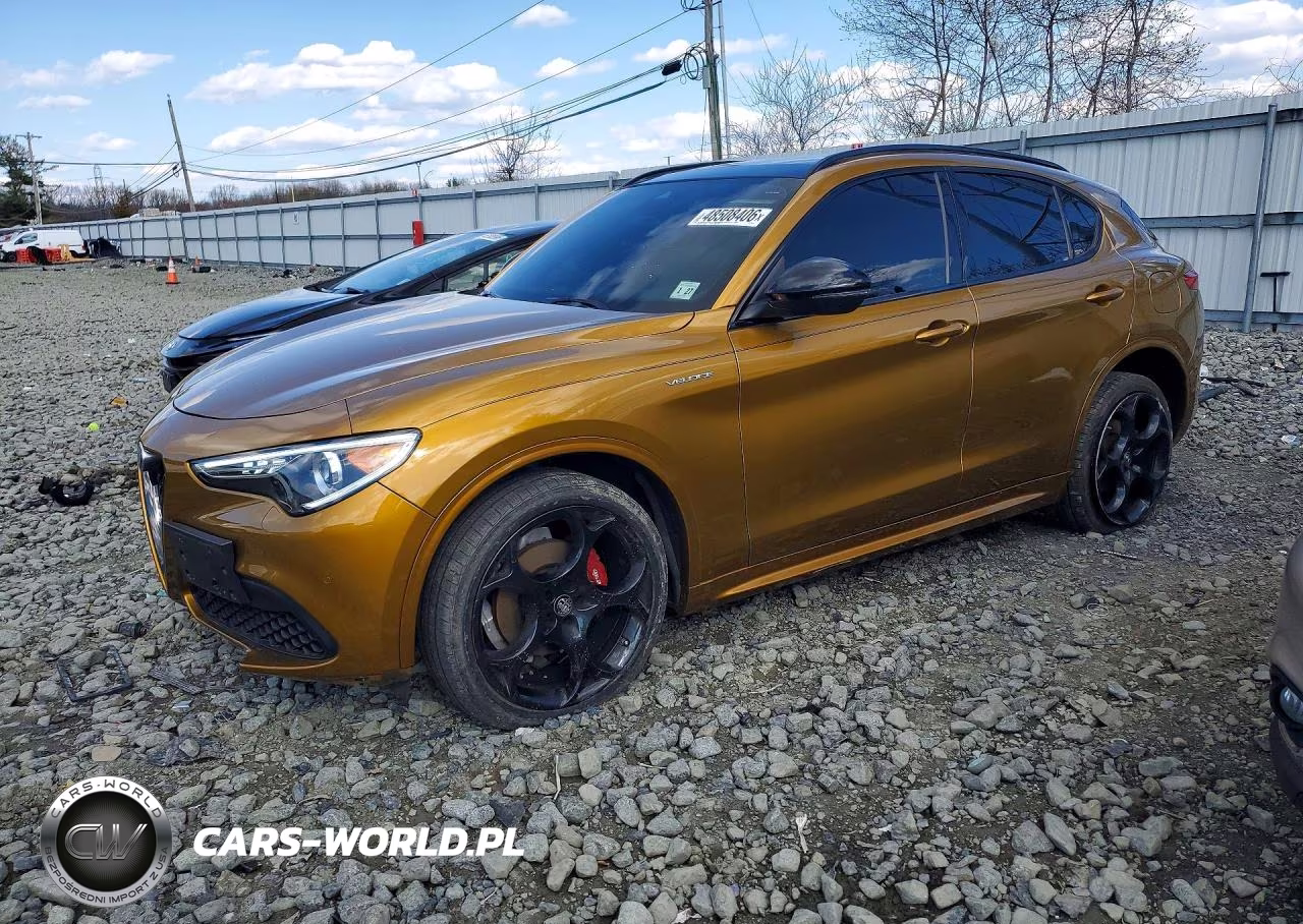 2022 Alfa Romeo Stelvio Ti VIN:ZASPAKBN8N7D31611 - 1