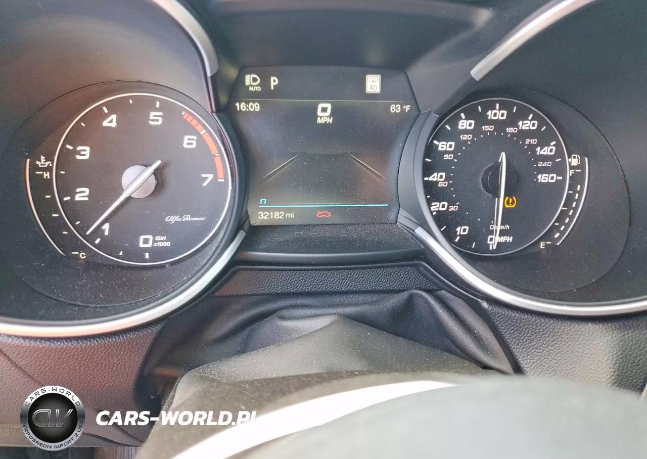 2022 Alfa Romeo Stelvio Ti VIN:ZASPAKBN8N7D31611 - 9