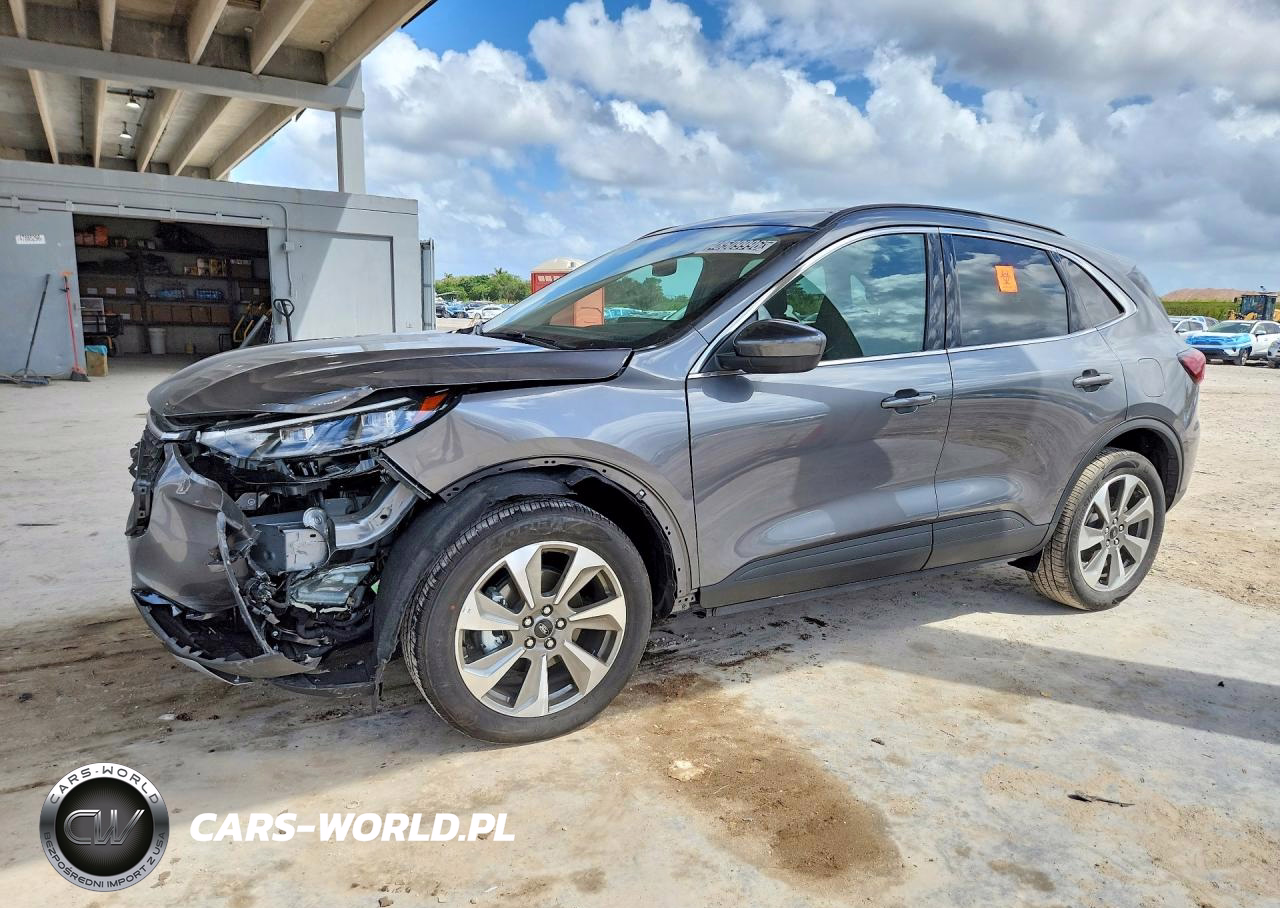 2025 Ford Escape Platinum