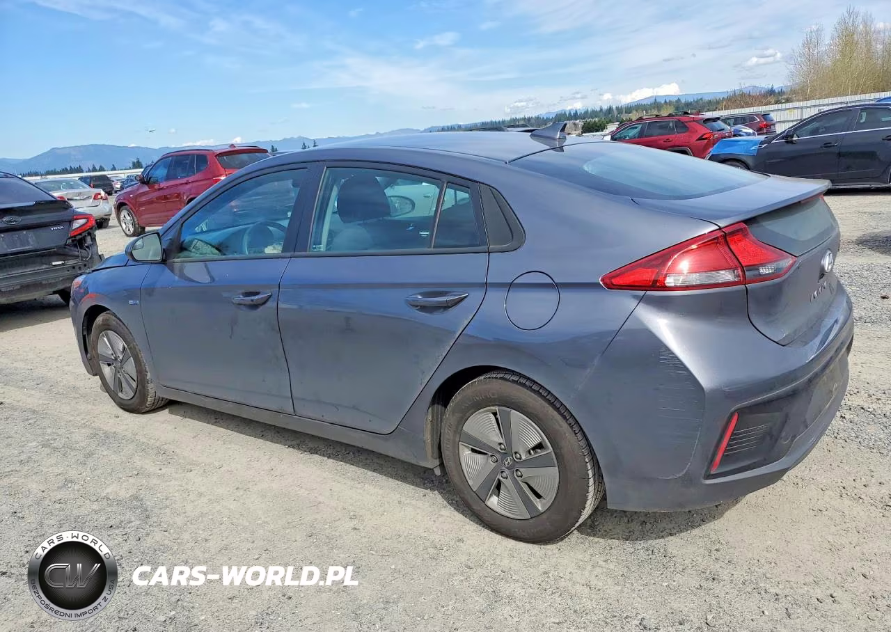 2018 Hyundai Ioniq Hybrid Blue VIN:KMHC65LC3JU071939 - 2