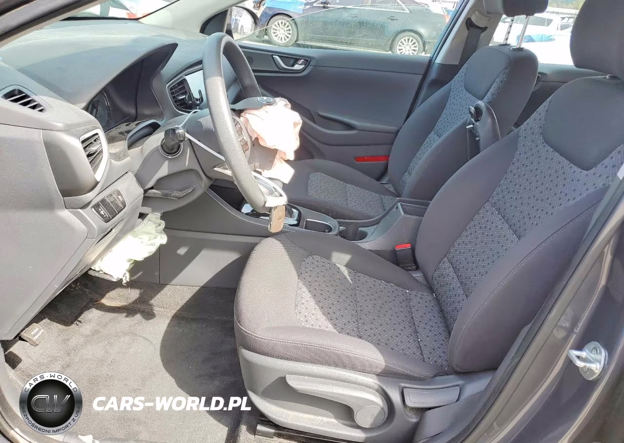 2018 Hyundai Ioniq Hybrid Blue VIN:KMHC65LC3JU071939 - 7