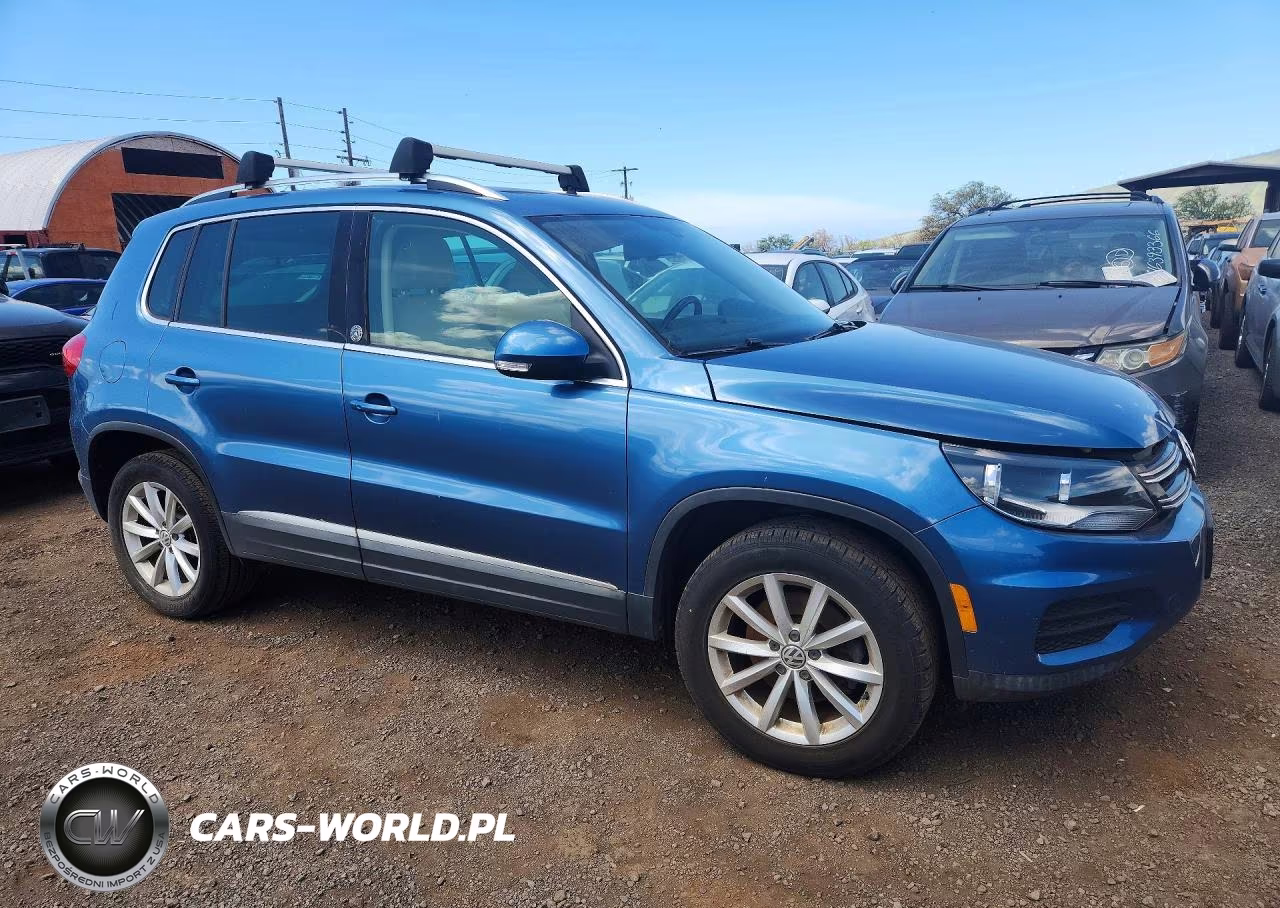 2017 Volkswagen Tiguan Wolfsburg VIN:WVGRV7AX8HK039394 - 4