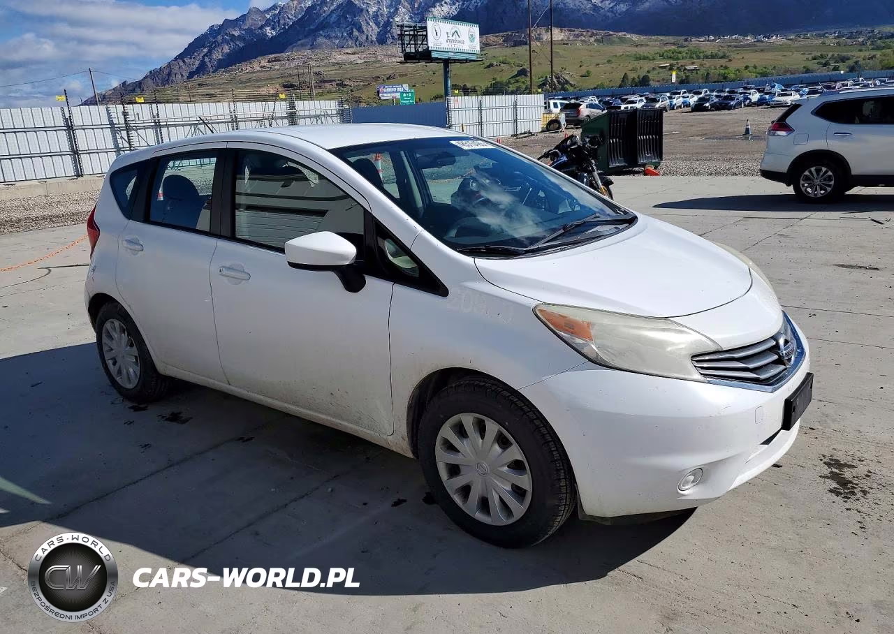 2015 Nissan Versa Note S Plus VIN:3N1CE2CP1FL405611 - 4