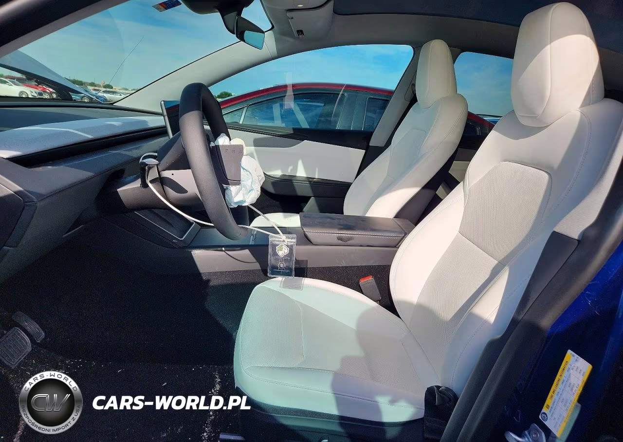 2026 Tesla Model Y VIN:7SAYGDEE3TA451987 - 7