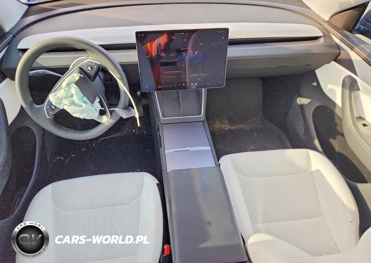 2026 Tesla Model Y VIN:7SAYGDEE3TA451987 - 8