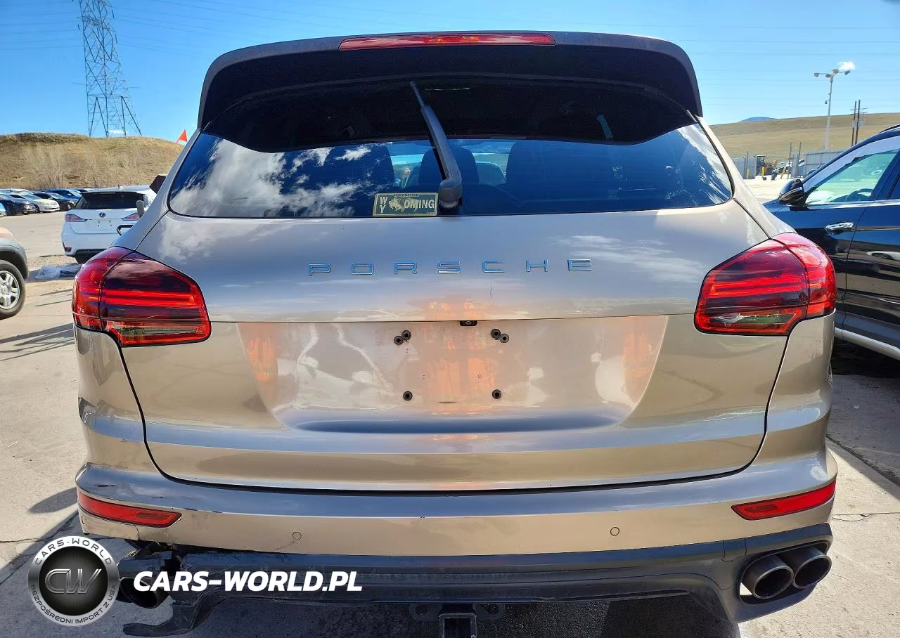 2016 Porsche Cayenne S VIN:WP1AB2A29GLA92775 - 6