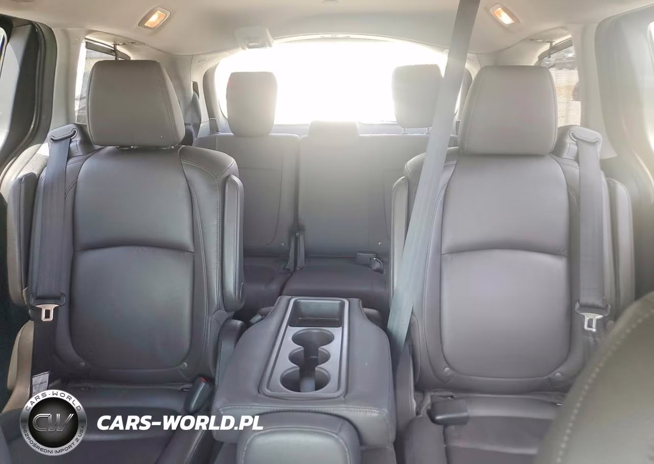 2018 Honda Odyssey Elite VIN:5FNRL6H95JB042025 - 10