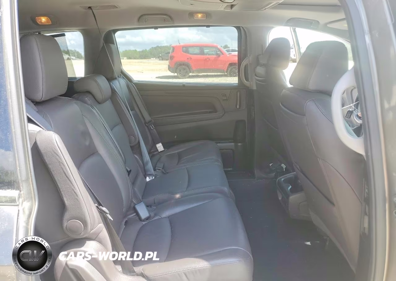 2018 Honda Odyssey Elite VIN:5FNRL6H95JB042025 - 11