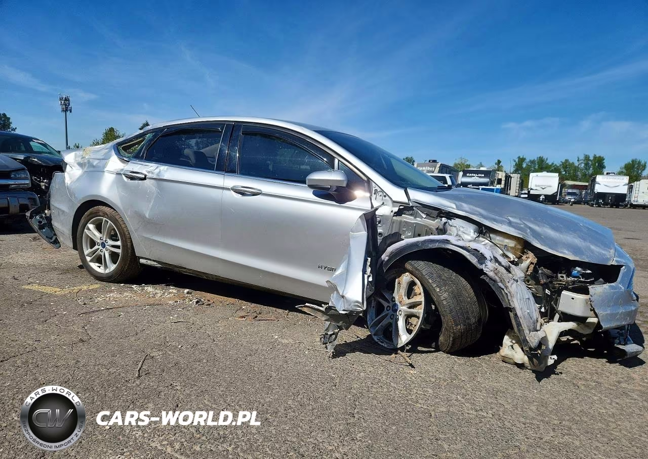 2018 Ford Fusion S Hybrid VIN:3FA6P0UU8JR159052 - 4