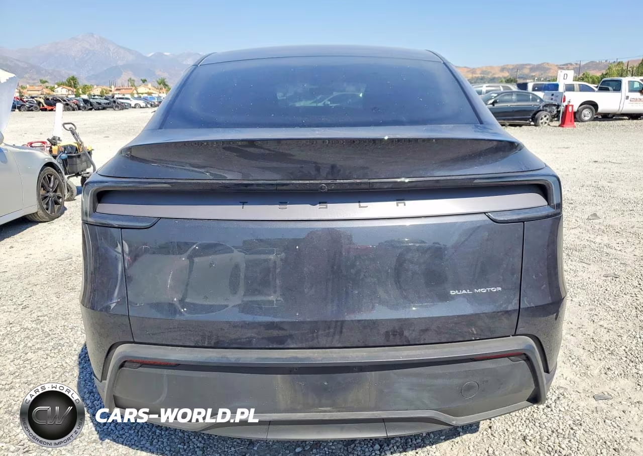 2026 Tesla Model Y VIN:7SAYGDEE2TF363046 - 6