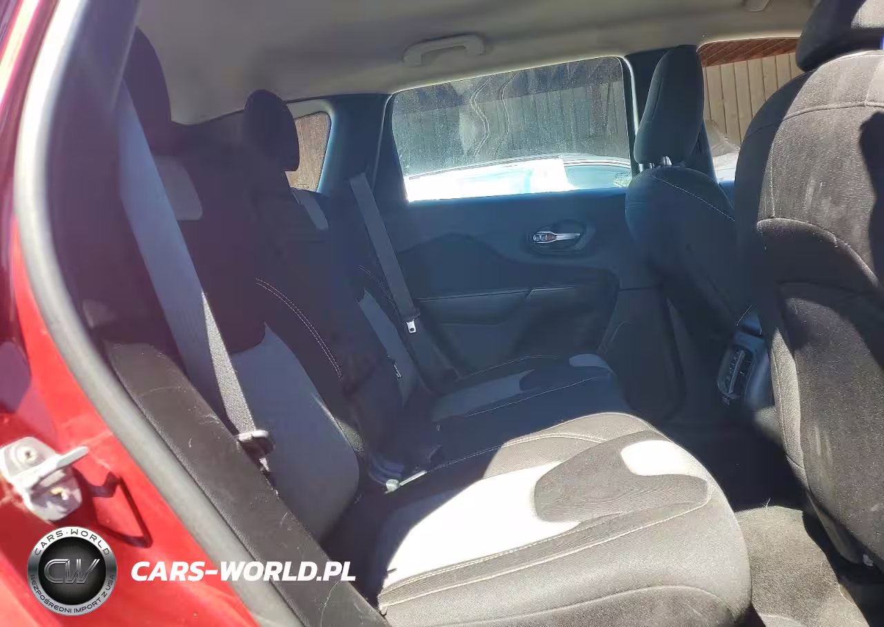 2015 Jeep Cherokee Sport VIN:1C4PJLABXFW532732 - 11