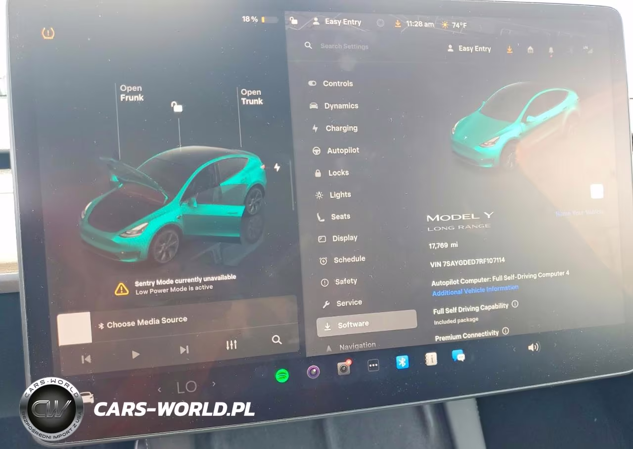 2024 Tesla Model Y VIN:7SAYGDED7RF107114 - 9