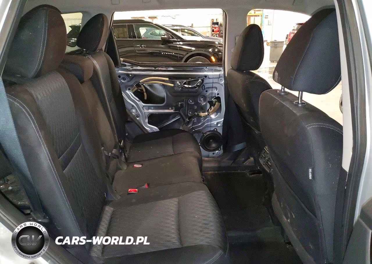 2017 Nissan Rogue VIN:KNMAT2MV5HP588090 - 11
