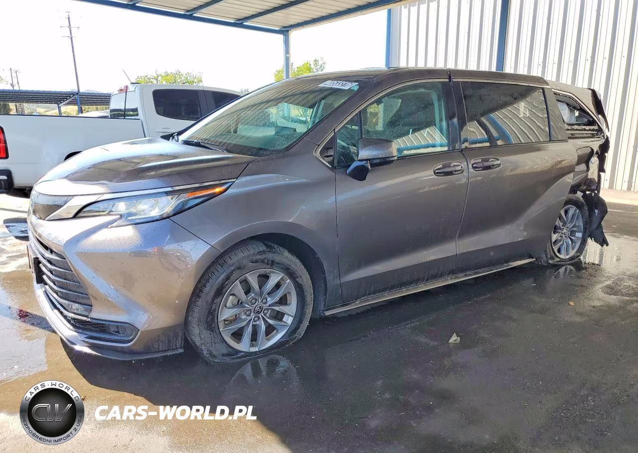 2023 Toyota Sienna Le 8-Passenger