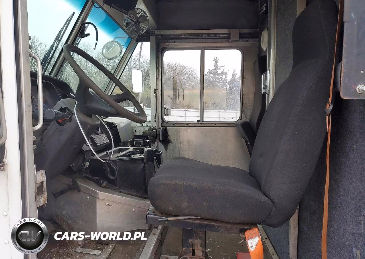 2017 Freightliner Mt45G Chassis Delivery Truck VIN:4UZAAPDU4HCJA6069 - 7
