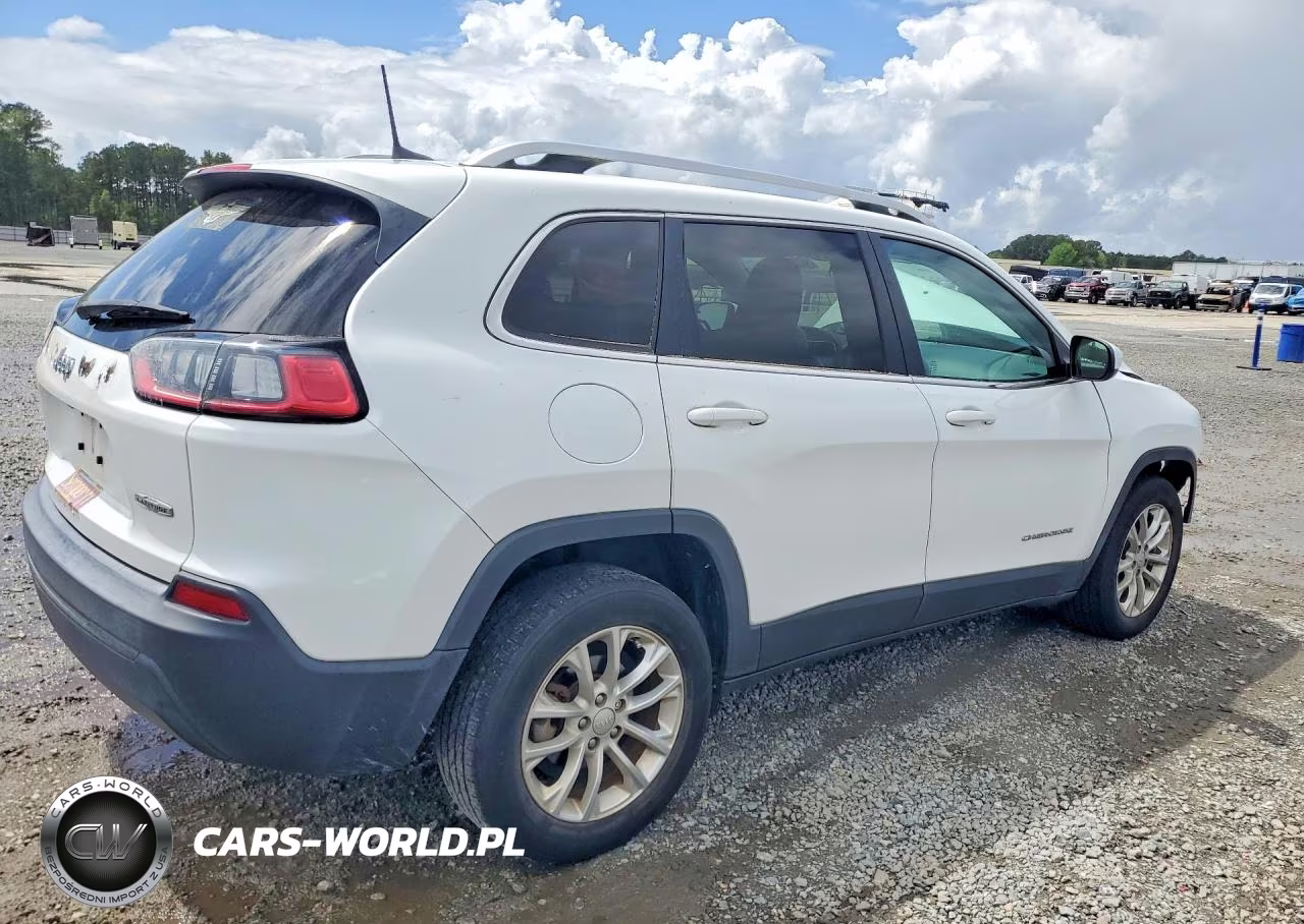 2019 Jeep Cherokee Latitude VIN:1C4PJLCB7KD452694 - 3