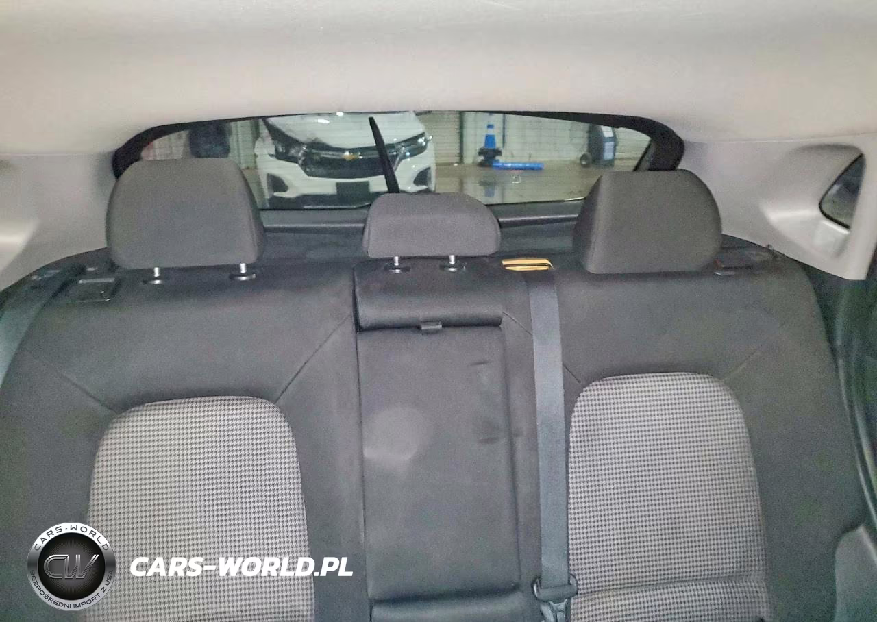 2019 Hyundai Kona Se VIN:KM8K12AA3KU305881 - 10
