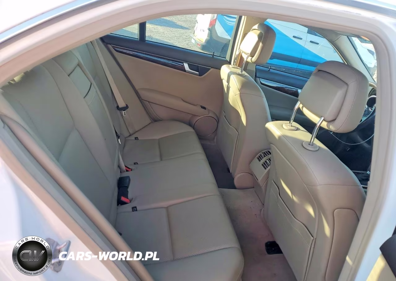 2014 Mercedes-Benz C 300 4Matic VIN:WDDGF8AB8ER318470 - 10